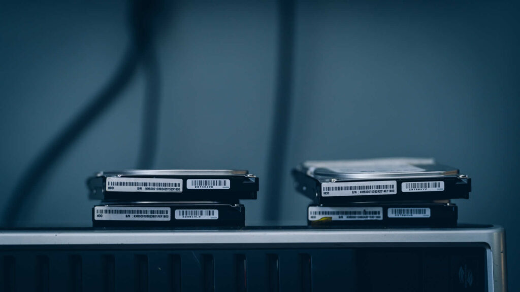 Sous la trame, explorez les angles morts de la gouvernance numérique